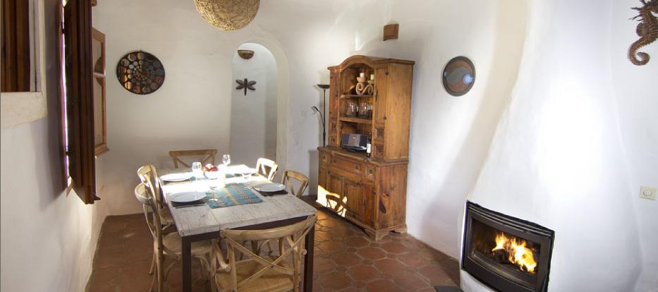 Fincalalibeluladiningroom